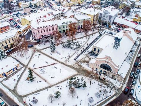 Zachwycaj Ca Wieliczka Z Lotu Ptaka W Zimowej Szacie