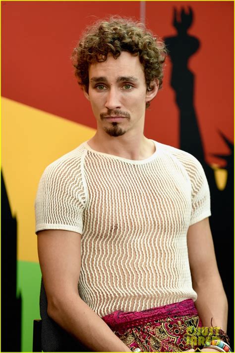 Mortal Engines Robert Sheehan Wears Sheer Shirt Sarong To Comic Con