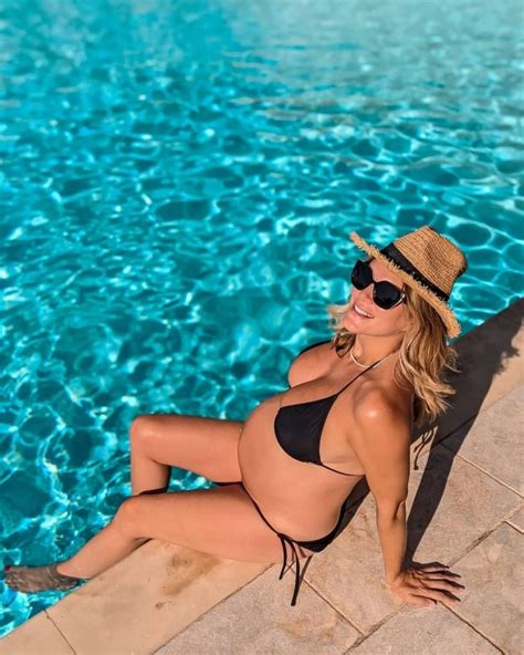 Ashley James Poses In A Sexy Bikini While Pregnant Photos The