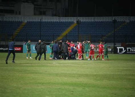 جماهير الاتحاد تحتشد أمام المستشفى للاطمئنان على لاعب فيوتشر بعد سقوطه