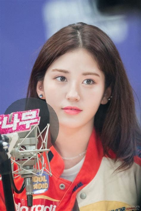 Jeon Somi Idol Radio 전소미 소미 Somi Moda De Ropa Moda Ropa