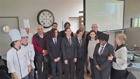 Parthenay Solidaires Autour Dun Vrai Repas Au Lycée Les Grippeaux