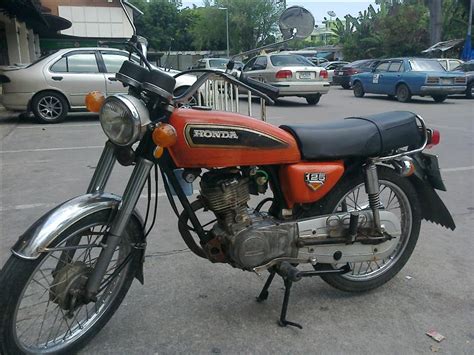 ประมูลสินค้ามือสอง : ขาข HONDA CG125 สภาพเครื่องดีมากๆๆเดิมๆๆเกือบทุกอย่าง