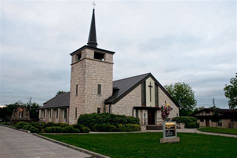 Holy Trinity In Falls City JP Smock Photography