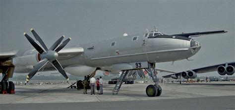 Tupolev Tu-142 (Bear): Photos, History, Specification