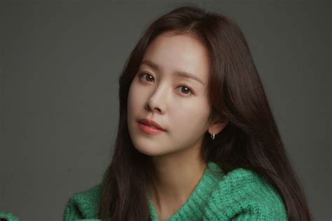 Han Ji Min Teases Fans With Sneak Peek Of Upcoming Drama With Shin Ha Kyun