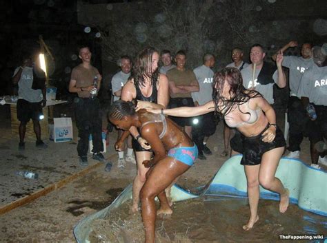 Nude Marine Women Cumception
