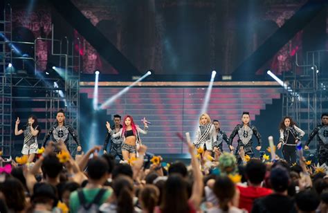 YG FAMILY CONCERT HEATS UP 35,000 SHANGHAI FANS - HALLYUSTAGE