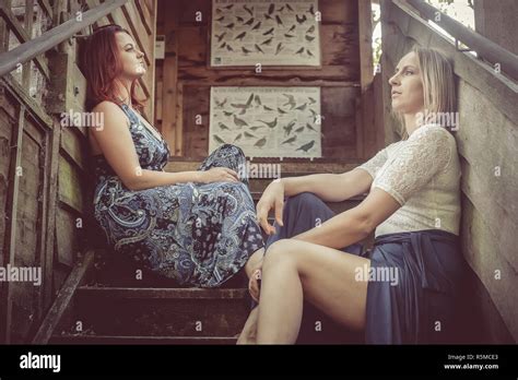 Two Friends Redhead Blonde Girl Hi Res Stock Photography And Images Alamy