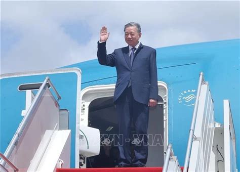 President arrives in Phnom Penh, beginning state visit to Cambodia ...