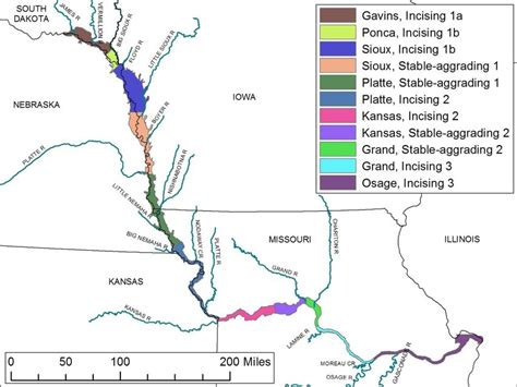 Sections of the Lower Missouri River based on geomorphologic criteria ...