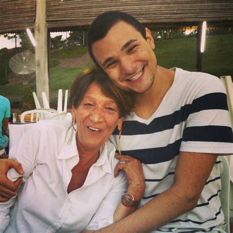 Como lidar ao desconfiar ou descobrir que seu filho é gay ou trans Pais em Apuros