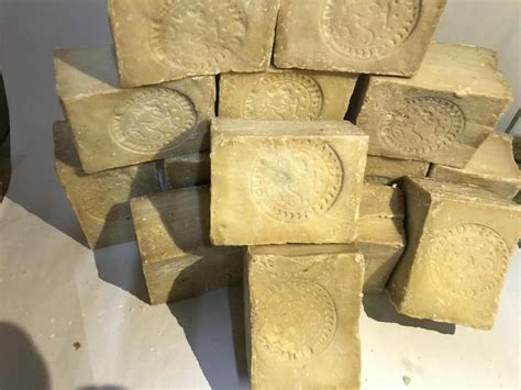 Aleppo Soap Benefits Uses And Features Aleppo Soap Soap Natural