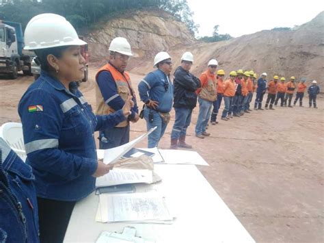 Abi Trabajo Posesiona Comit Mixto De Trabajadores Que Construyen