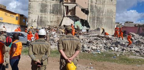 DESABAMENTO EM OLINDA Sobe para cinco o número de mortos após edifício