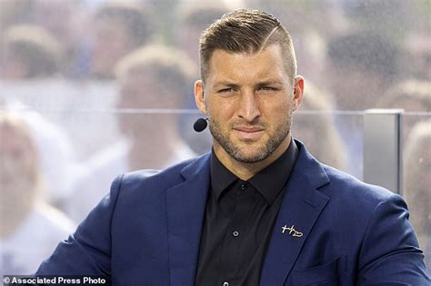 Florida Football Icon Tim Tebow Set To Speak In The Locker Room Before