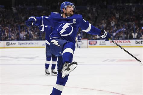 Nhl Free Agency Steven Stamkos Thankful For Time With Lightning As