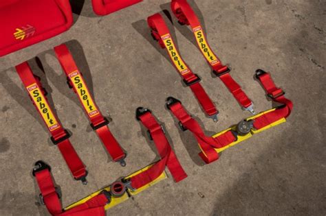 No Reserve Momo Carbon Fiber Bucket Seats And Sabelt Harnesses For Sale