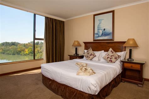 Accommodation Gallery Riviera On Vaal