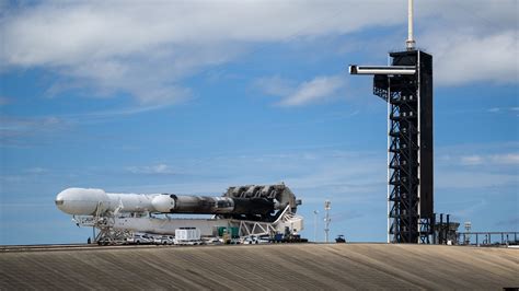 Spacex S Falcon Heavy Launches Nasa Psyche Mission To Metal Asteroid