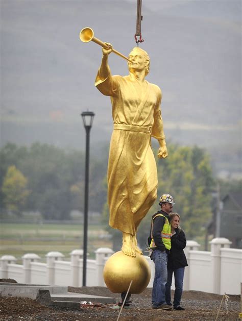 Stunning photos of the moroni statue on temples – Artofit