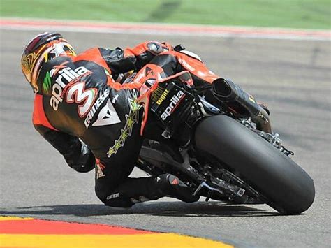 Sbk Biaggi Vince Il Primo Duello Con Melandri Ad Aragon Insella