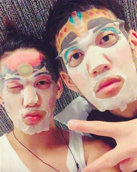 anh em sinh đôi lai Việt Thái đẹp trai hát hay đang cực hot trên MXH