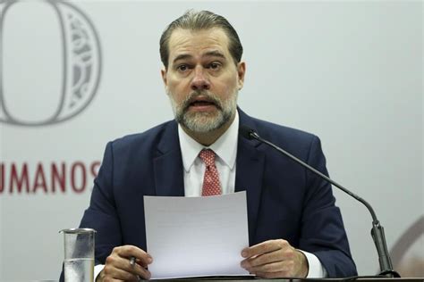 Toffoli abre inquérito para investigar ataques ao STF