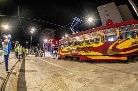 Warszawa Pierwszy tramwaj na Gagarina Niebawem otwarcie zdjęcia