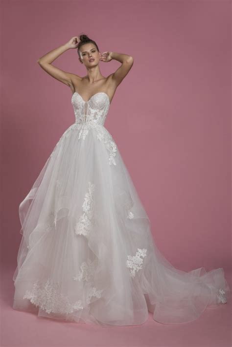 Strapless Sweetheart Neckline Ball Gown Layered Tulle Skirt Wedding