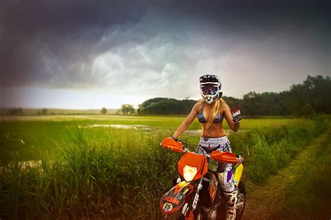 Wearing Stilettos On A Dirt Bike Shows How Badass Russian Riders Can Be