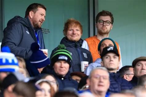 Commentator S Embarrassing Ed Sheeran Blunder As He S Seen Singing At