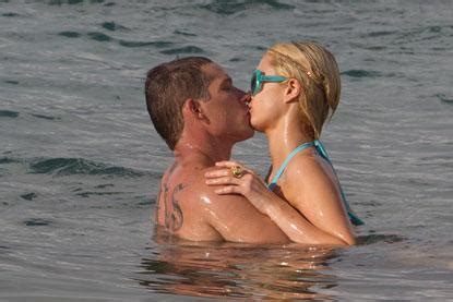 Photos Paris Hilton Cy Waits Get Their Pda On In Hawaii