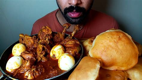 PURI LUCHI WITH SPICY CHICKEN CURRY AND EGG EATING SHOW HUNGRYpIRAN