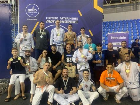 Equipe de Jiu Jitsu de Pomerode brilha em competição estadual e