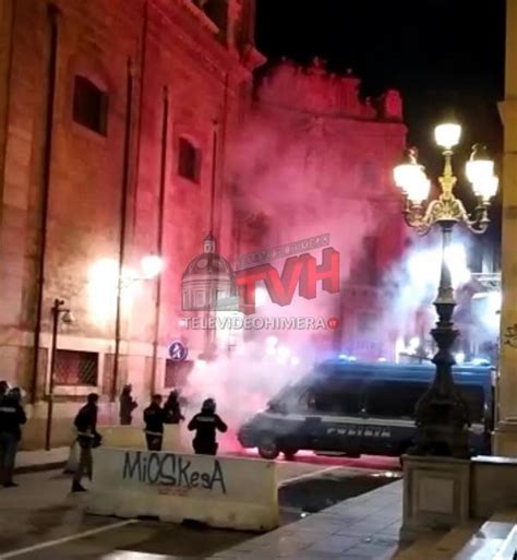 Palermo Continua La Protesta Contro Il Dpcm Tensioni E Scontri