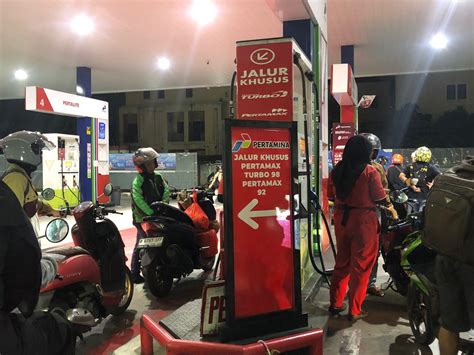 Rupiah Melemah Pertamina Masih Tahan Harga BBM Juni Pertamax Rp12 950