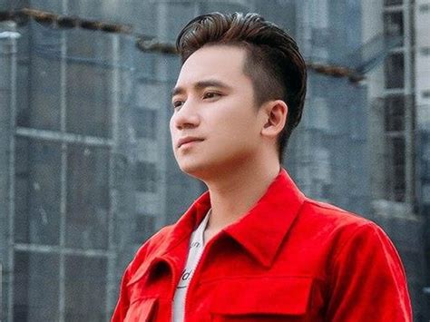 Phan Mạnh Quỳnh lì xì vợ hot girl sắp cưới hơn 123 triệu đồng