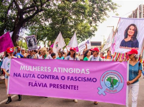 Mulheres atingidas por barragens ocupam as ruas por justiça no 8 de