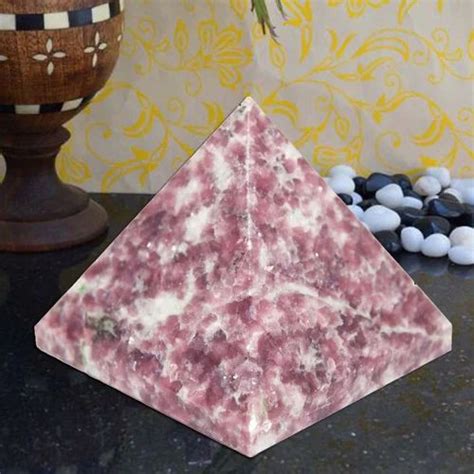 Multicolor Reiki Crystal Pyramids For Healing At Rs 100 Piece In Nagpur