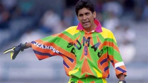 Brody Inmortal Jorge Campos Recibió Homenaje Del Tri Con Uniforme Para Qatar 2022 Infobae