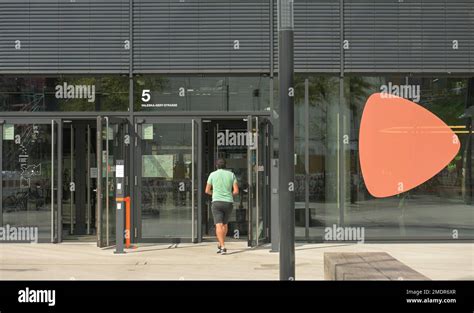 zalando headquarters valeska gert strasse friedrichshain berlin