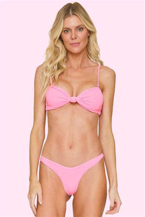 Hot Sexy Aida Azlin Bikini Pics