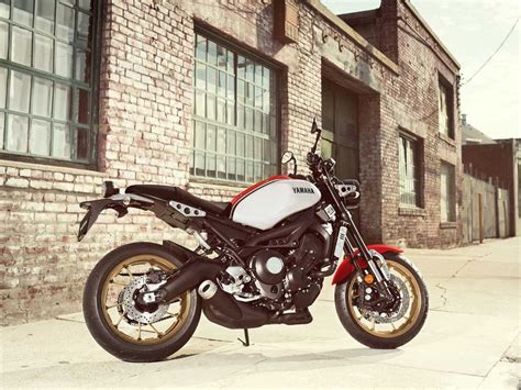 2020 Yamaha XSR900 Review - GearOpen.com