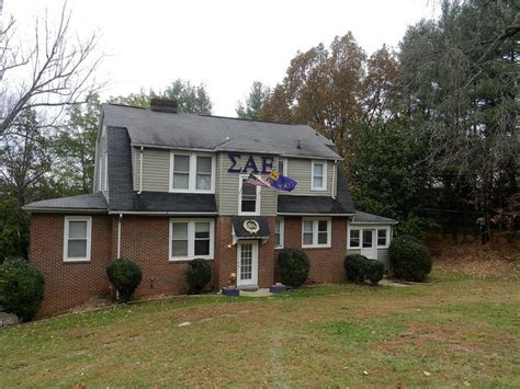 Sae House Etsu House House Styles Fraternity House