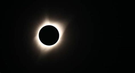 Eclipse solar Entenda o que acontecerá no céu nesta terça feira