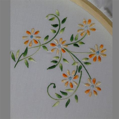 Pin By Lucie Chaachoui On Modele De Broderie Hand Embroidery Design