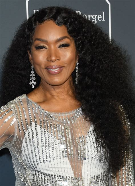 Angela Bassett 2019 Critics Choice Awards • Celebmafia