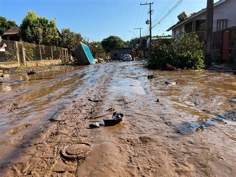 Sobe Para O N Mero De Mortos Pela Enchente No Rs