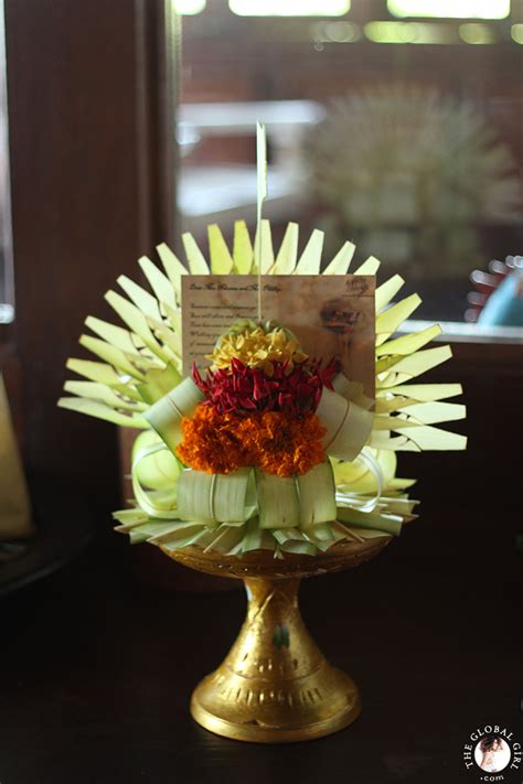 Bali Getaway: Balinese Flower Offerings and Arrangements | THE GLOBAL GIRL